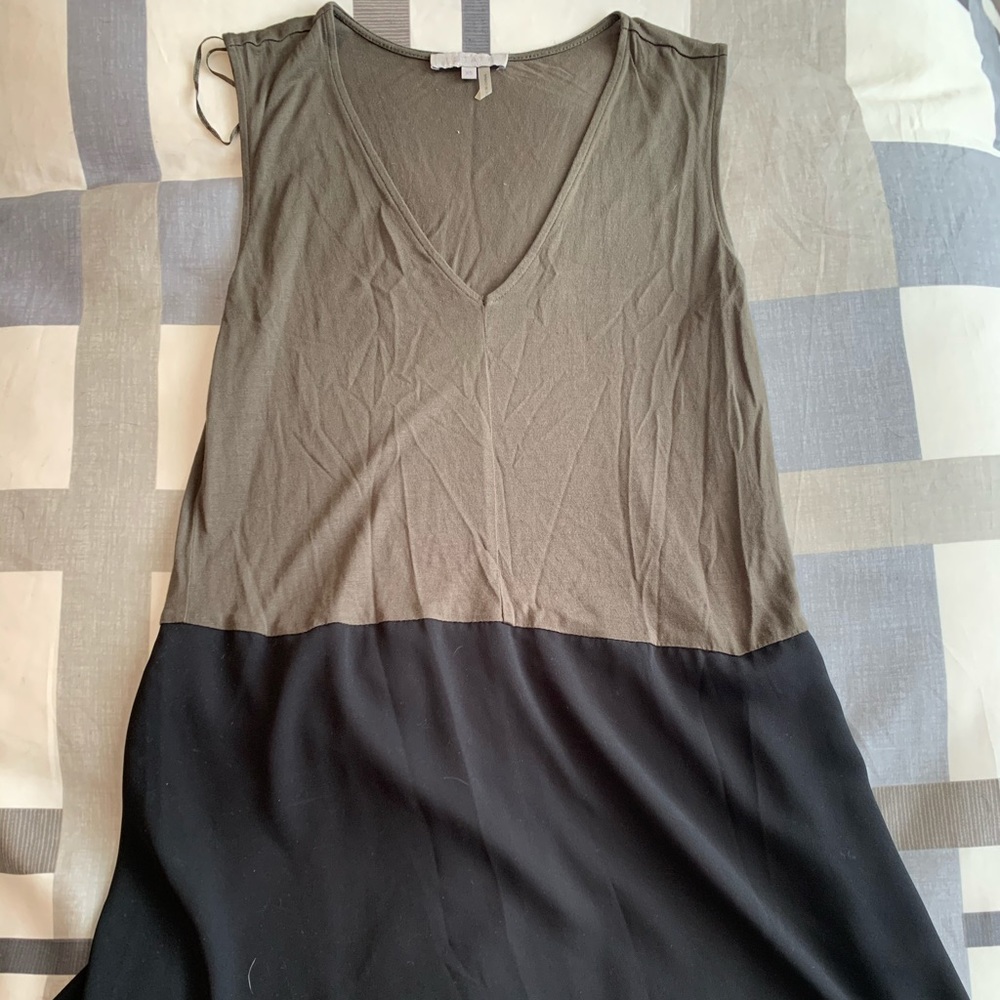 Two tone tank